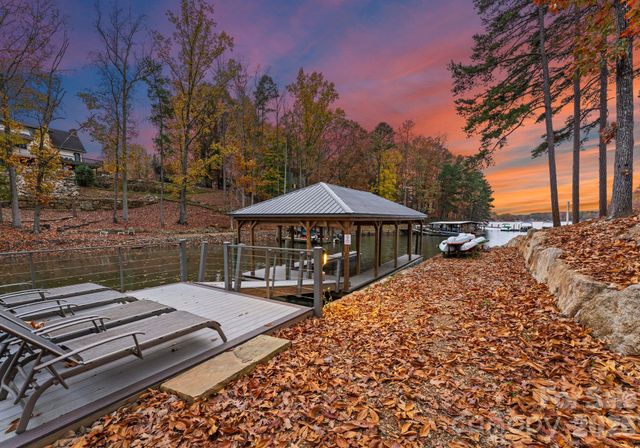 222 Greenbay Road, Mooresville, NC 28117