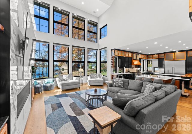 222 Greenbay Road, Mooresville, NC 28117