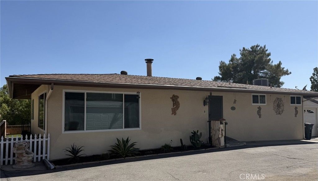 Image 1 of property listing at 213 Summit View, Calimesa, CA 92320