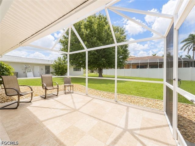 912 Dolphin DR, Cape Coral, FL 33904