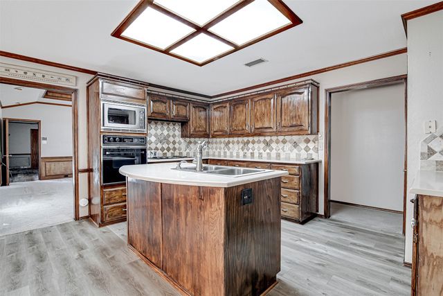 1208 Crockett Drive, Fort Worth, TX 76028