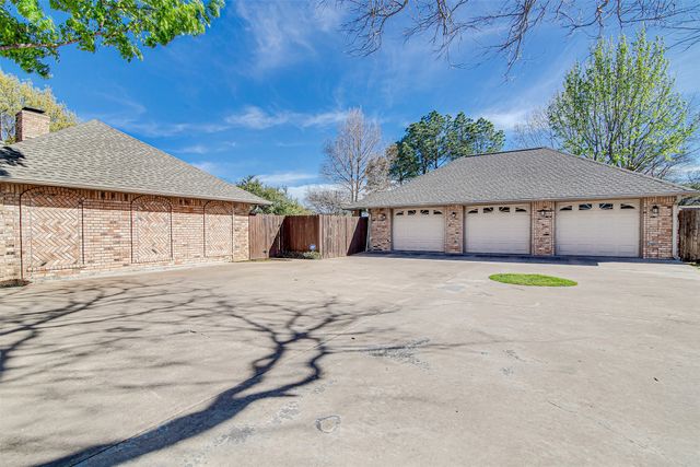 1208 Crockett Drive, Fort Worth, TX 76028