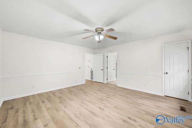 5615 Cherrywood Drive, Guntersville, AL 35976