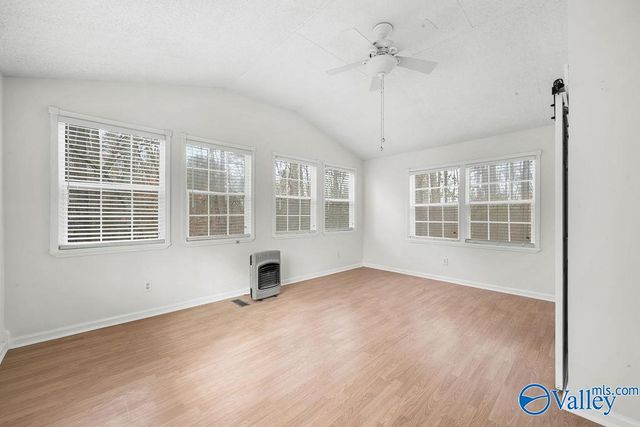 5615 Cherrywood Drive, Guntersville, AL 35976