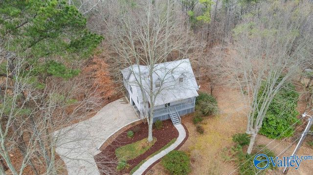 5615 Cherrywood Drive, Guntersville, AL 35976