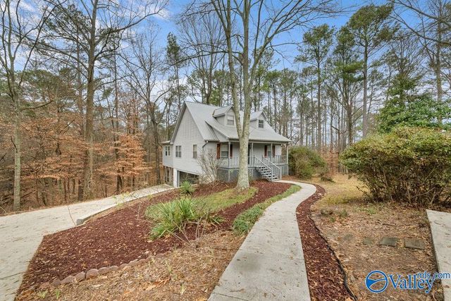 5615 Cherrywood Drive, Guntersville, AL 35976