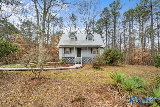 5615 Cherrywood Drive, Guntersville, AL 35976