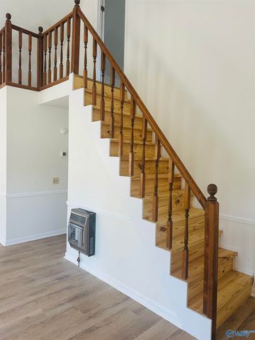 5615 Cherrywood Drive, Guntersville, AL 35976