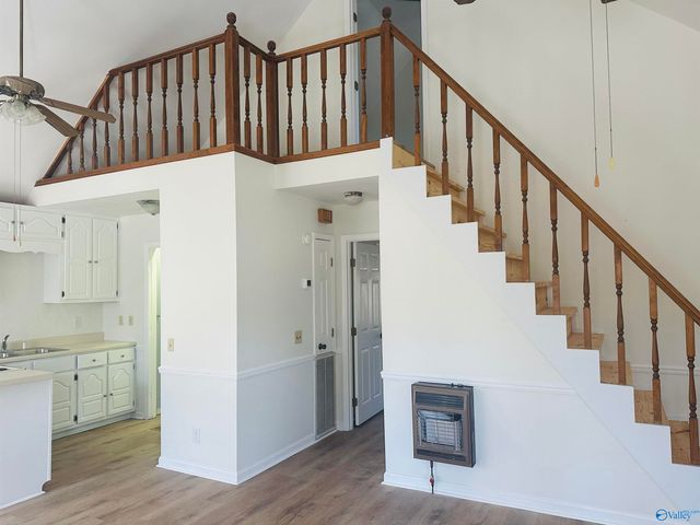 5615 Cherrywood Drive, Guntersville, AL 35976