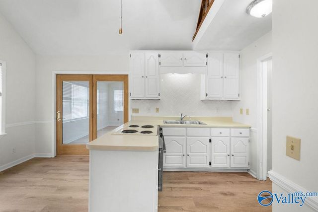 5615 Cherrywood Drive, Guntersville, AL 35976