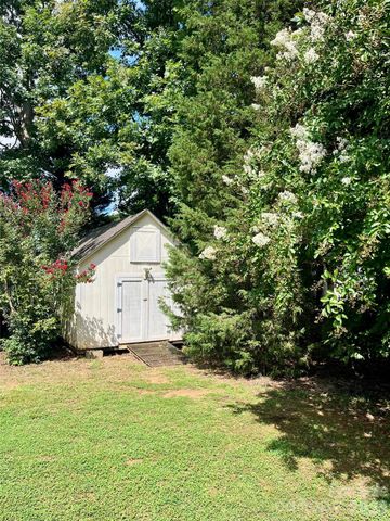 2107 Heath Lake Drive, Mint Hill, NC 28227