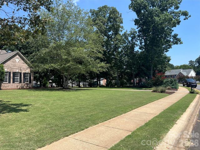 2107 Heath Lake Drive, Mint Hill, NC 28227
