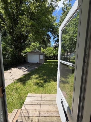 1929 Almont Street, Ferndale, MI 48220
