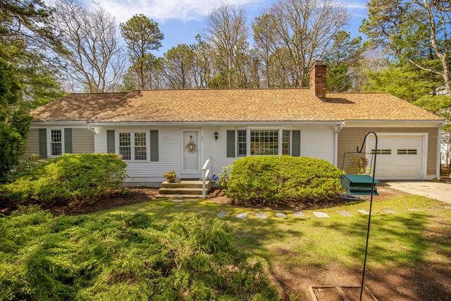 23 Penny Royal Lane, Teaticket, MA 02536