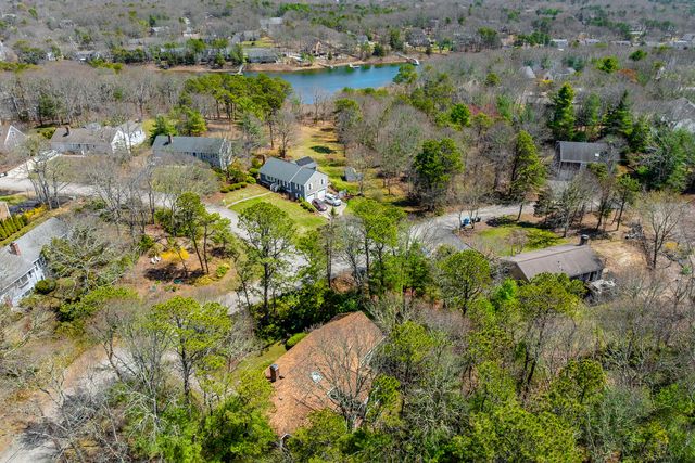 23 Penny Royal Lane, Teaticket, MA 02536