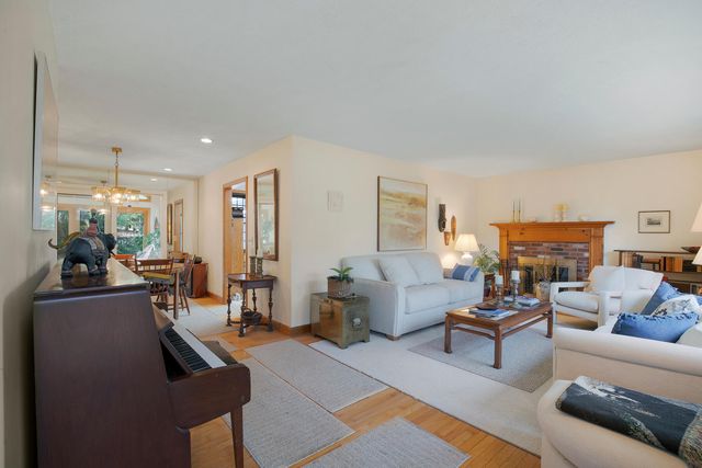 23 Penny Royal Lane, Teaticket, MA 02536