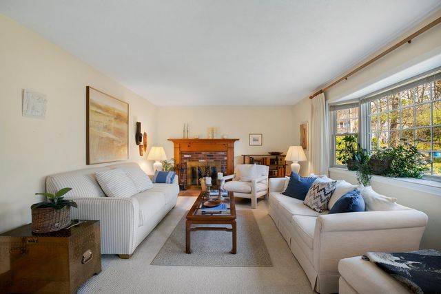 23 Penny Royal Lane, Teaticket, MA 02536