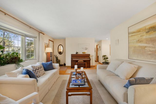 23 Penny Royal Lane, Teaticket, MA 02536