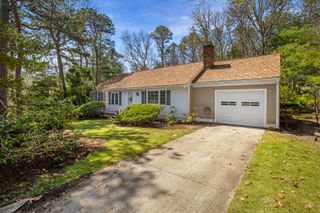23 Penny Royal Lane, Teaticket, MA 02536