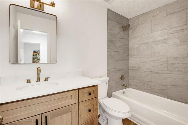 6470 Meadow Lark Drive, Riverdale, GA 30296