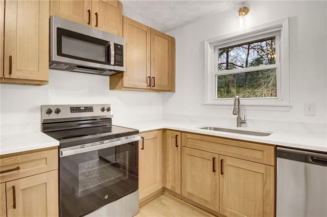 6470 Meadow Lark Drive, Riverdale, GA 30296