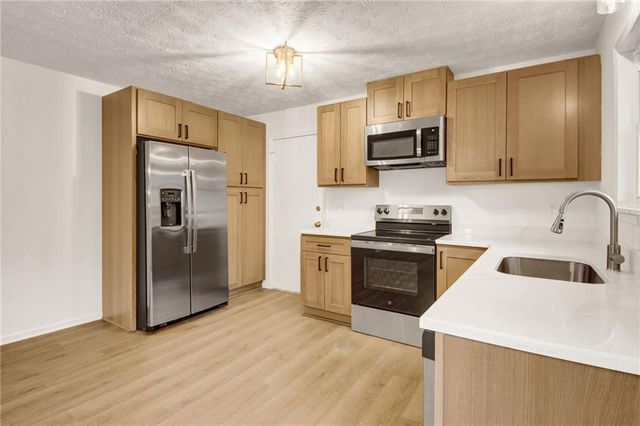 6470 Meadow Lark Drive, Riverdale, GA 30296