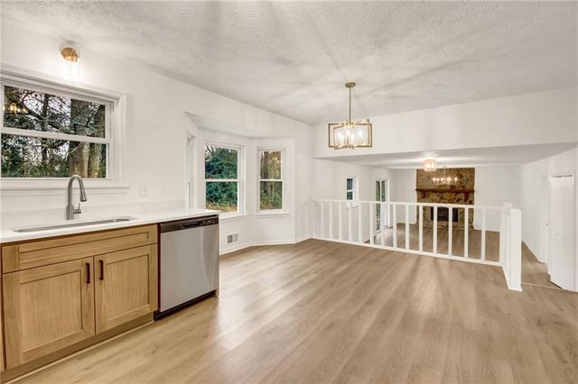 6470 Meadow Lark Drive, Riverdale, GA 30296