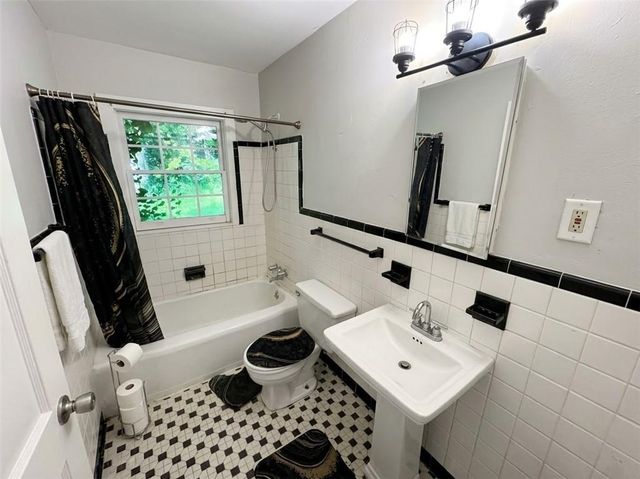 2133 Woodberry Avenue, East Point, GA 30344