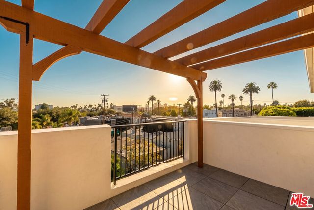 9061 Nemo Street C, West Hollywood, CA 90069