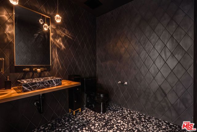 9061 Nemo Street C, West Hollywood, CA 90069