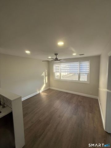 8 Broad Street B, Milford, CT 06460