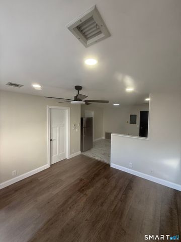 8 Broad Street B, Milford, CT 06460