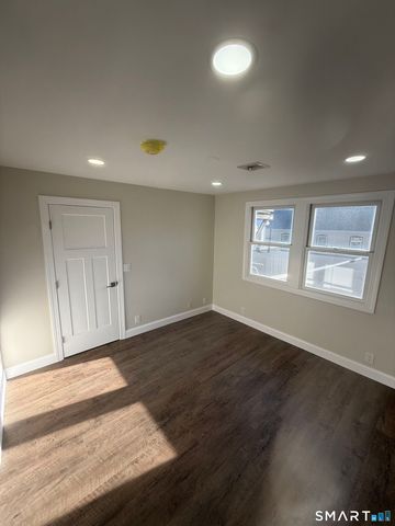 8 Broad Street B, Milford, CT 06460