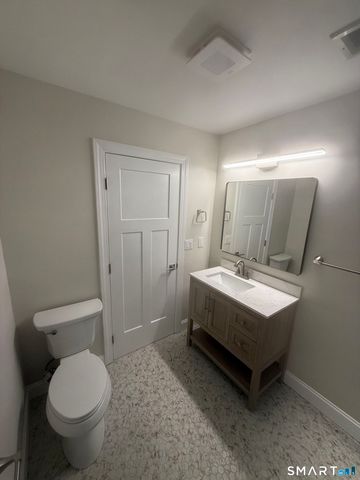 8 Broad Street B, Milford, CT 06460