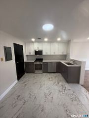 8 Broad Street B, Milford, CT 06460