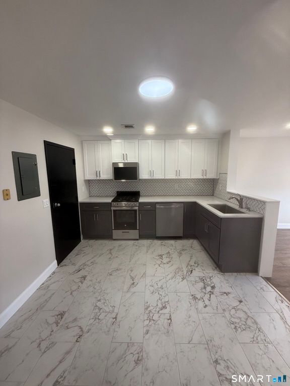 8 Broad Street B, Milford, CT 06460