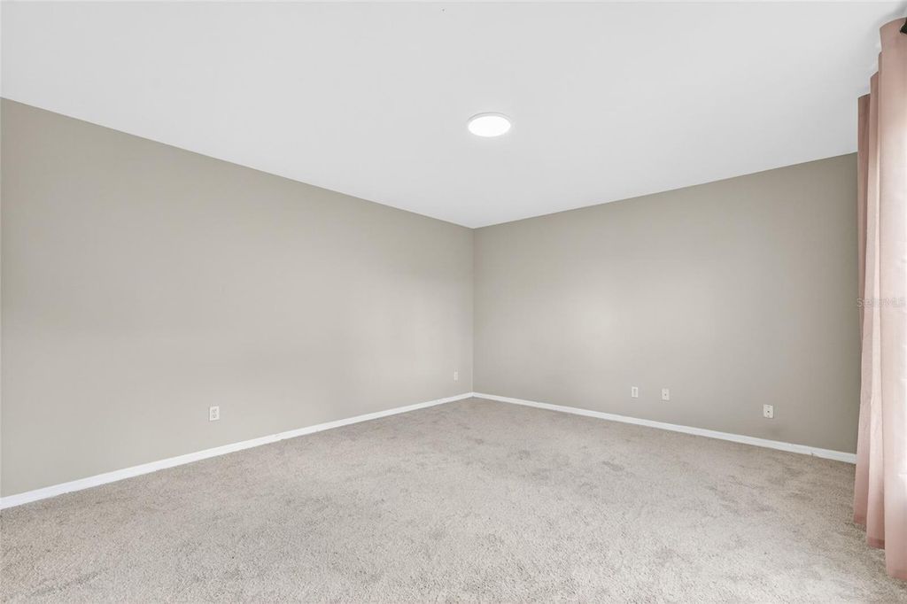 Image 15 of property listing at 1020 BATTERY POINTE DRIVE, Orlando, FL 32828