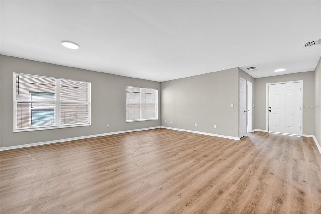 Image 4 of property listing at 1020 BATTERY POINTE DRIVE, Orlando, FL 32828