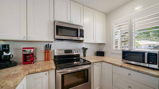 108 A St A, St Augustine, FL 32080