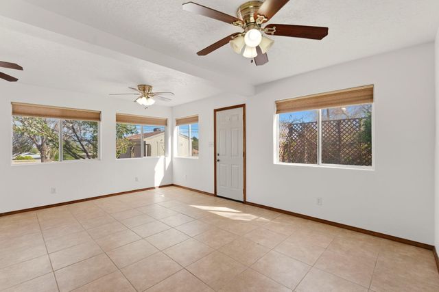 10108 Avenida Serena Drive NW, Albuquerque, NM 87114