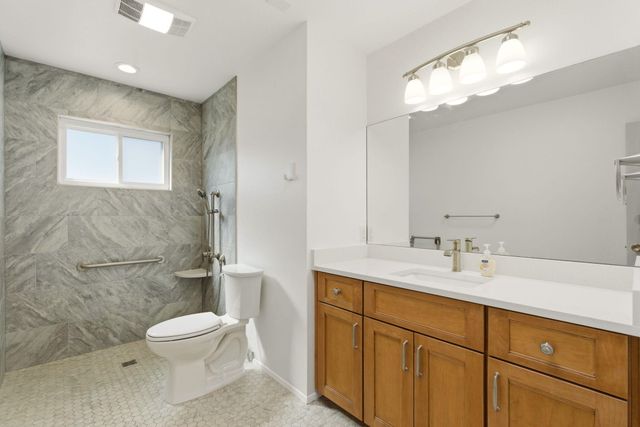 10108 Avenida Serena Drive NW, Albuquerque, NM 87114