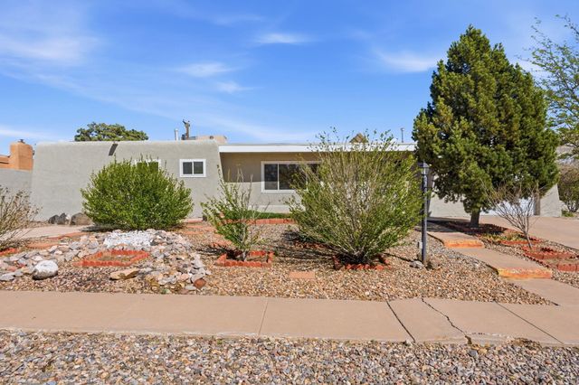 10108 Avenida Serena Drive NW, Albuquerque, NM 87114