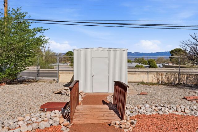 10108 Avenida Serena Drive NW, Albuquerque, NM 87114