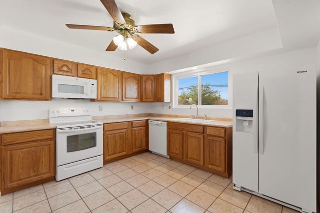 10108 Avenida Serena Drive NW, Albuquerque, NM 87114