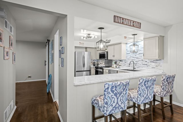 3 Chelsea On Auburn, Rolling Meadows, IL 60008