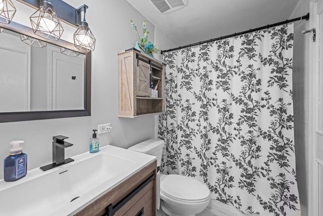 3 Chelsea On Auburn, Rolling Meadows, IL 60008