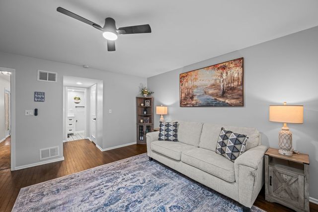 3 Chelsea On Auburn, Rolling Meadows, IL 60008