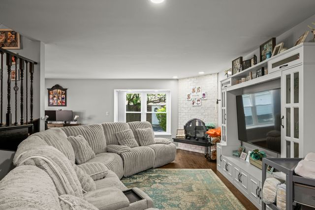 3 Chelsea On Auburn, Rolling Meadows, IL 60008