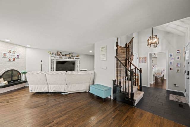 3 Chelsea On Auburn, Rolling Meadows, IL 60008