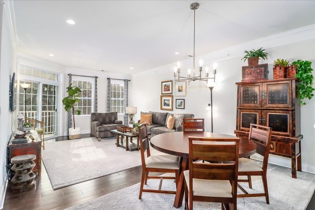 433 Brookside Court 433, Newtown, CT 06470